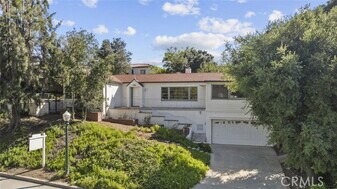 1525 Princess Dr in Agoura Hills, CA - Building Photo