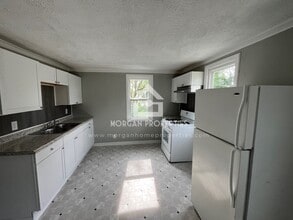 1900 Broadway St, Unit B in Anderson, IN - Foto de edificio - Building Photo