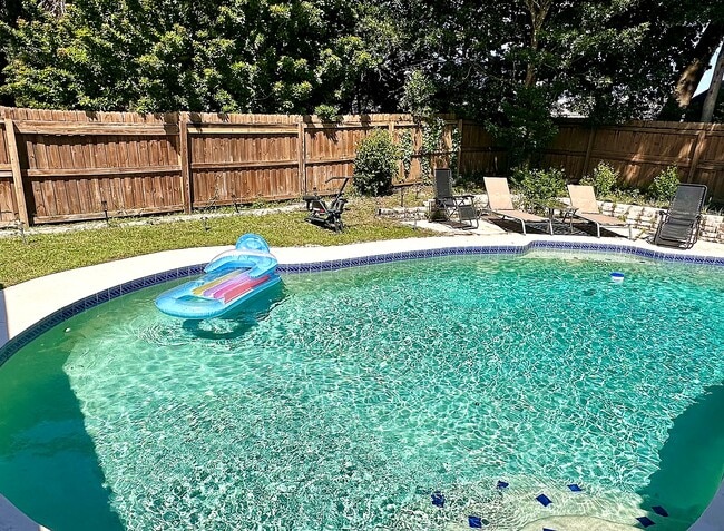 property at 5015 Ashmeade Rd