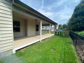3796 Willow Lake Cir in Chattanooga, TN - Building Photo - Building Photo