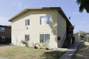 809 S Dakota St in Anaheim, CA - Building Photo