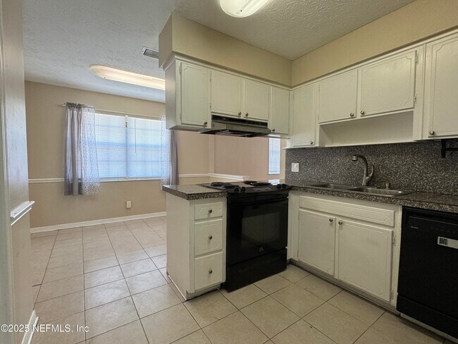 517 Cody Dr in Orange Park, FL - Building Photo - Building Photo