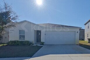 1713 Nebraska Loop in Sumterville, FL - Building Photo