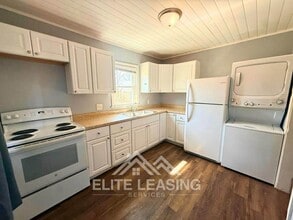 113 SW Hillside Dr in Topeka, KS - Building Photo - Building Photo