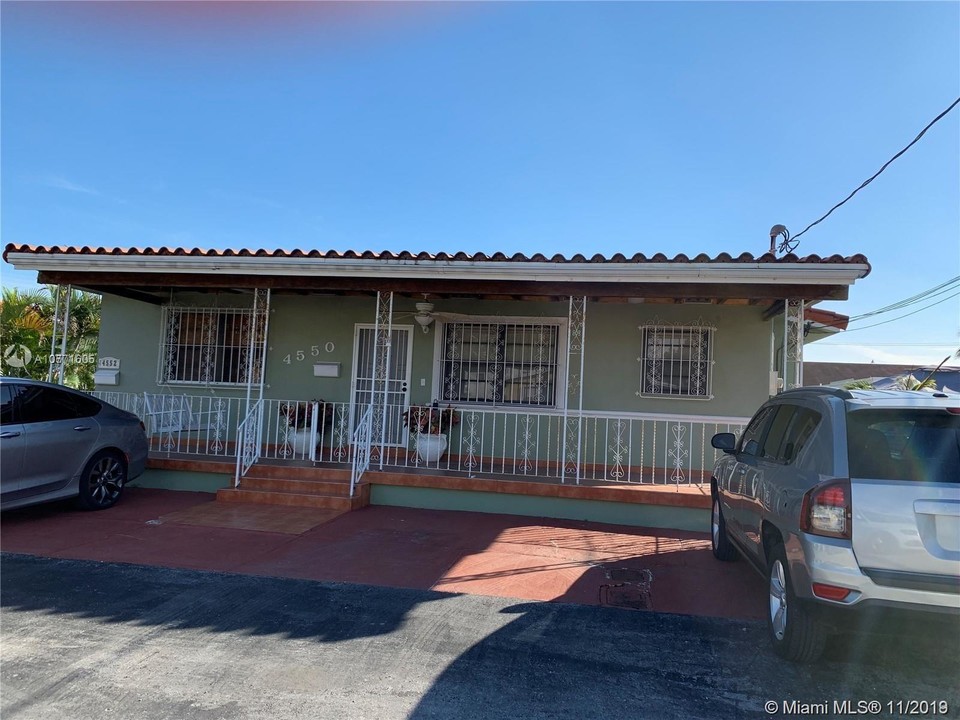 4550 NW 2nd Terrace-Unit -1 in Miami, FL - Foto de edificio