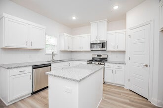 4307 SW Bison St in Bentonville, AR - Building Photo - Building Photo