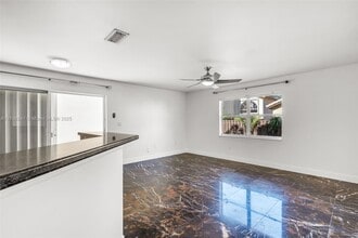 5160 NW 112th Ct in Doral, FL - Building Photo - Building Photo