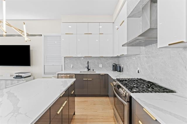 property at 93 Pearsall Ave