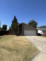 1107 E Sunnyview Ave in Visalia, CA - Building Photo
