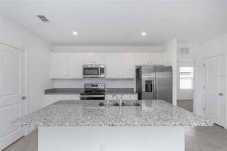 6773 Branham Mill Ct in Zephyrhills, FL - Building Photo - Building Photo