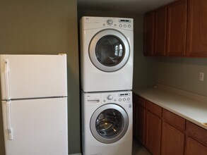 1133 Old York Rd, Unit Apt. 4 in Ringoes, NJ - Building Photo - Building Photo