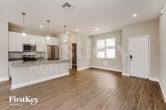 612 Reading St SE in Palm Bay, FL - Building Photo - Building Photo