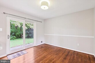 10004 Dalroy Ct in Fairfax, VA - Building Photo - Building Photo