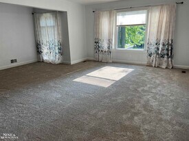 904 Trombley Rd in Grosse Pointe Park, MI - Building Photo