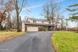 3 Springwood Manor Dr in Albany, NY - Building Photo - Building Photo