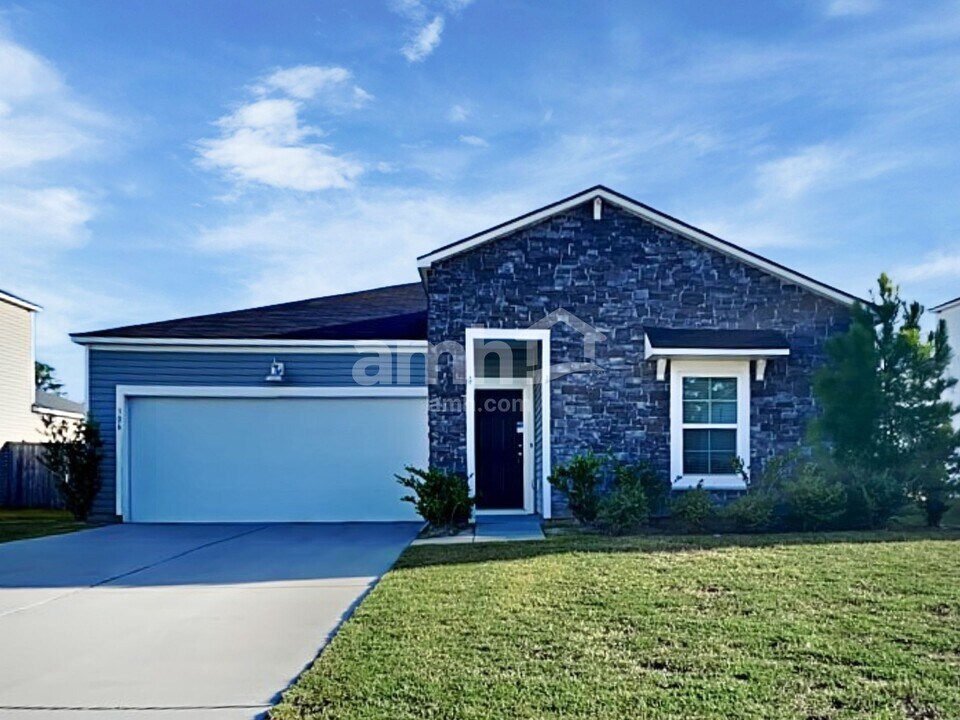 306 Squire Pope Rd in Hilton Head Island, SC - Foto de edificio