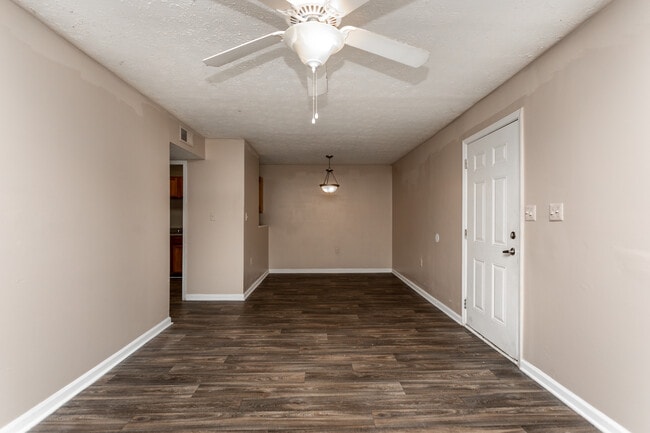 Pines by the Creek in Newnan, GA - Building Photo - Interior Photo
