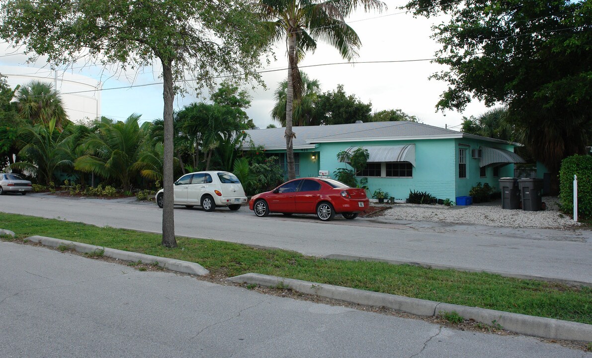 421 SE 21st St in Fort Lauderdale, FL - Foto de edificio