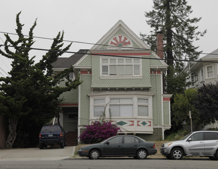 215 Athol Ave in Oakland, CA - Foto de edificio