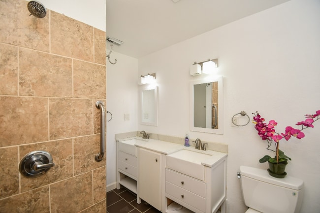 4038 Woodfox St in Houston, TX - Foto de edificio - Building Photo