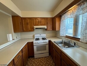 710 W Camplain Rd in Manville, NJ - Building Photo - Building Photo