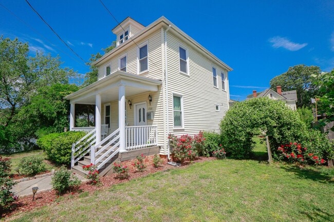 property at 1722 McDaniel St