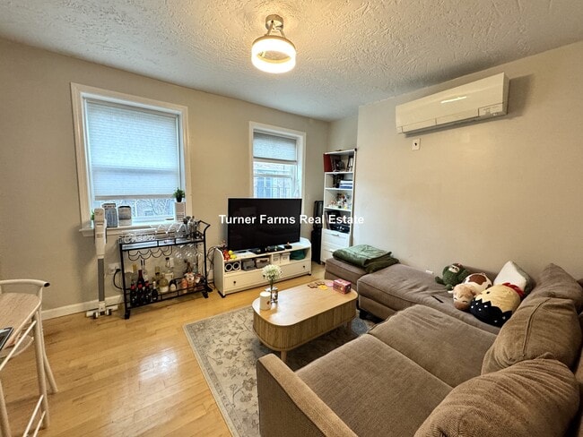 91 Hudson St, Unit C in Boston, MA - Building Photo - Building Photo