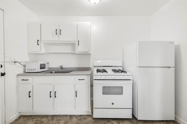 property at 126 SW 18th Ave