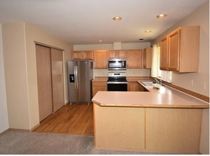12129 NE 107th St in Kirkland, WA - Building Photo - Building Photo