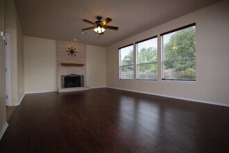 11516 McDows Hole Ln in Austin, TX - Foto de edificio - Building Photo
