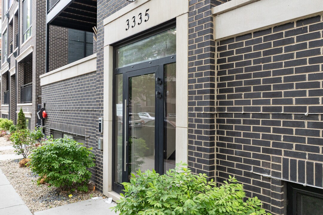 3335 N Sheffield Ave in Chicago, IL - Building Photo
