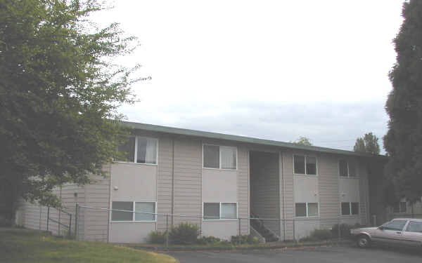 Lennick Court Apartments in Tacoma, WA - Building Photo - Building Photo