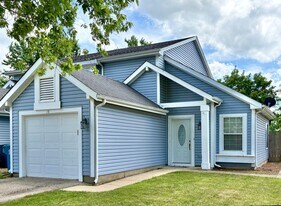 15 Yardley Ct in Glendale Heights, IL - Building Photo