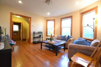 131 Nottinghill Rd in Boston, MA - Building Photo - Building Photo