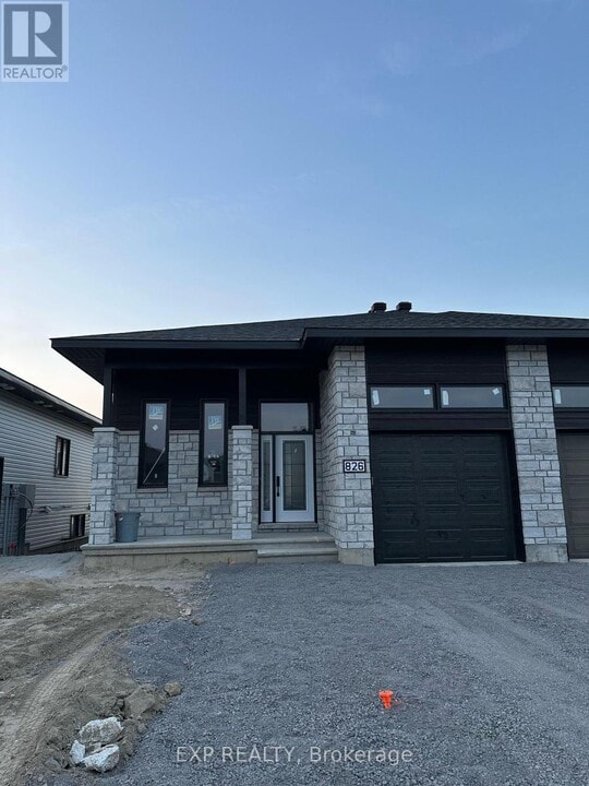 826 Namur St in Russell, ON - Building Photo
