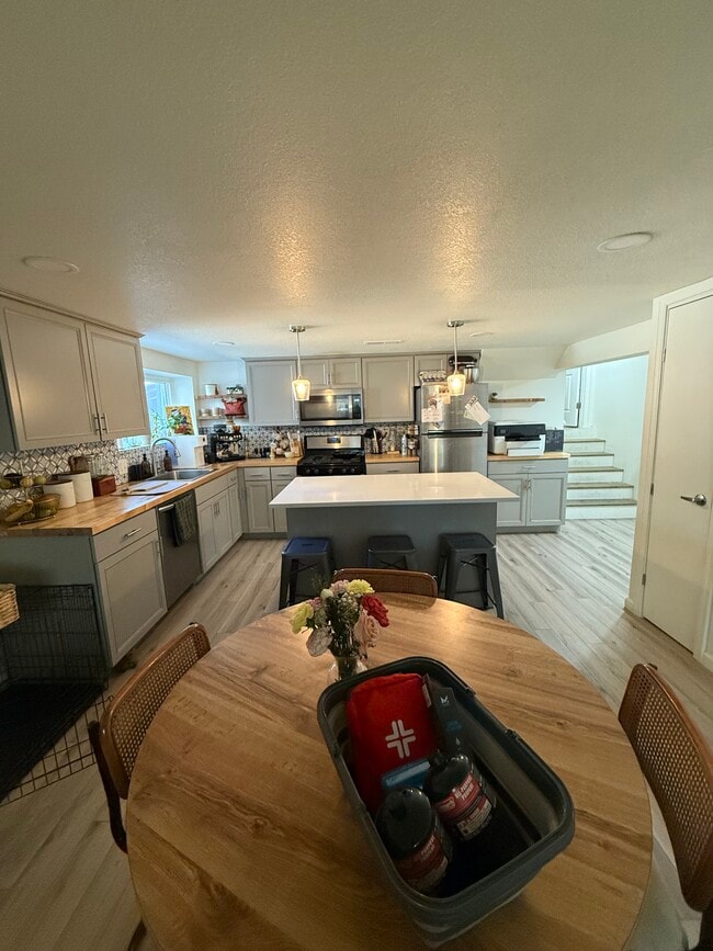 1140 NE Oak Tree Dr