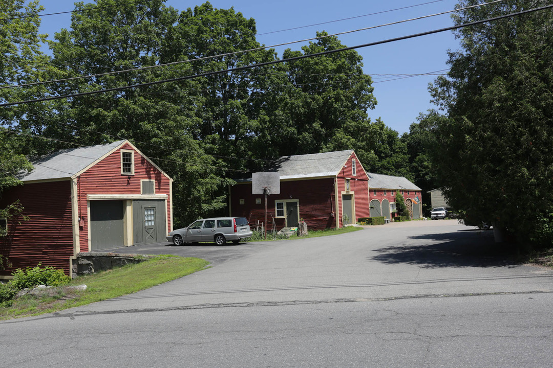 435 Main St in Townsend, MA - Building Photo