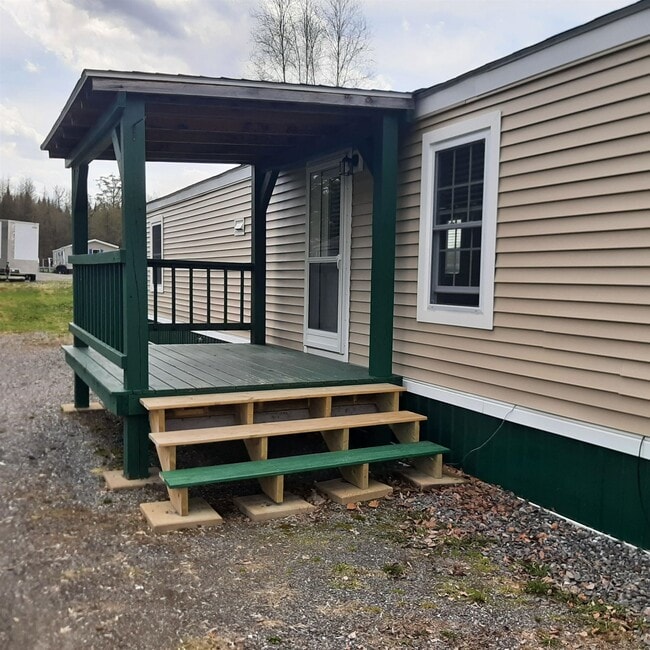 18 Middle Rd in Colebrook, NH - Building Photo - Building Photo
