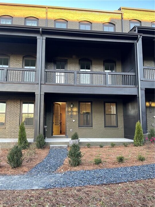 6270 Cortland Walk in Johns Creek, GA - Building Photo