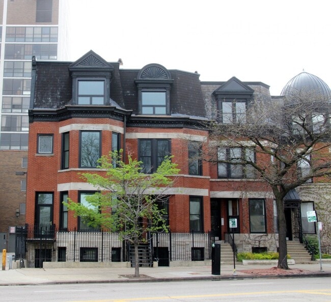 property at 1760 N Clark St