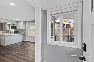 3425 34th Ave S in Seattle, WA - Foto de edificio - Building Photo