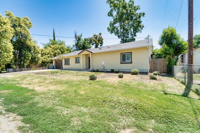 1120 Holly Ave in Linda, CA - Building Photo - Building Photo