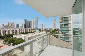 330 Sunny Isles Blvd in Sunny Isles Beach, FL - Building Photo - Building Photo