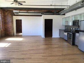 1125 E Columbia Ave in Philadelphia, PA - Building Photo - Building Photo