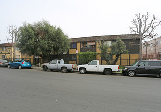 8204 Langdon Ave in Van Nuys, CA - Building Photo - Building Photo