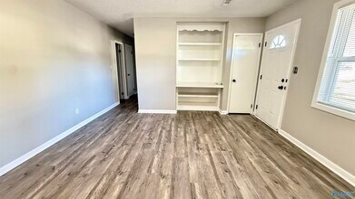 2432 Yorkshire Dr SW in Huntsville, AL - Building Photo - Building Photo