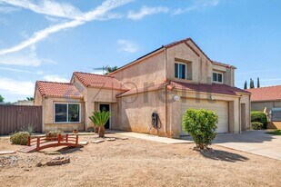 318 Mesa Verde Ave in Palmdale, CA - Building Photo