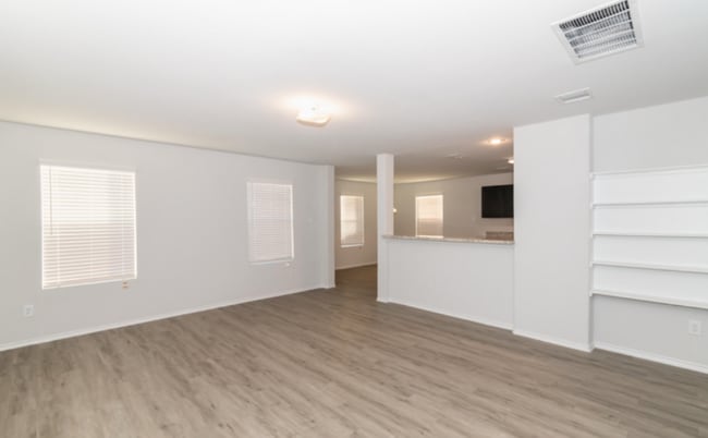 8601 Wilkins Oaks Dr in Houston, TX - Building Photo - Building Photo