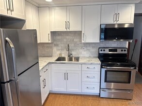 194 Boncroft Dr in West Seneca, NY - Foto de edificio - Building Photo