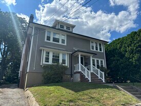 18 Adams Ave, Unit 2 in Watertown, MA - Building Photo